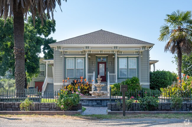 Find an adorable farm home among the residential streets of Geyserville.
