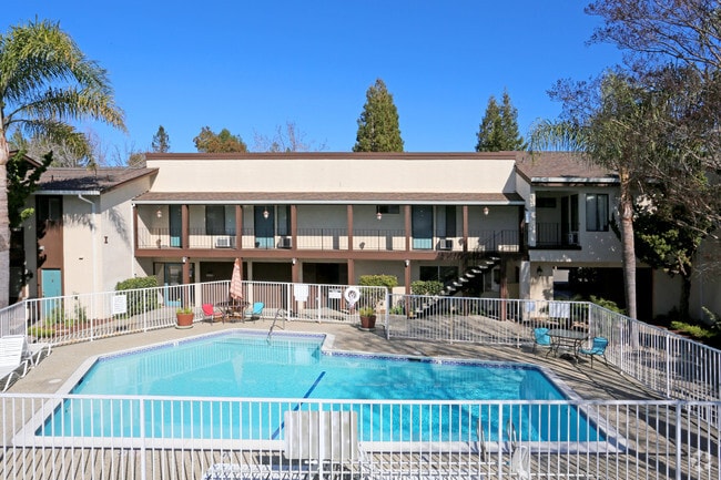 Moorpark Garden Apartments, San Jose, CA 95128 - photo 3