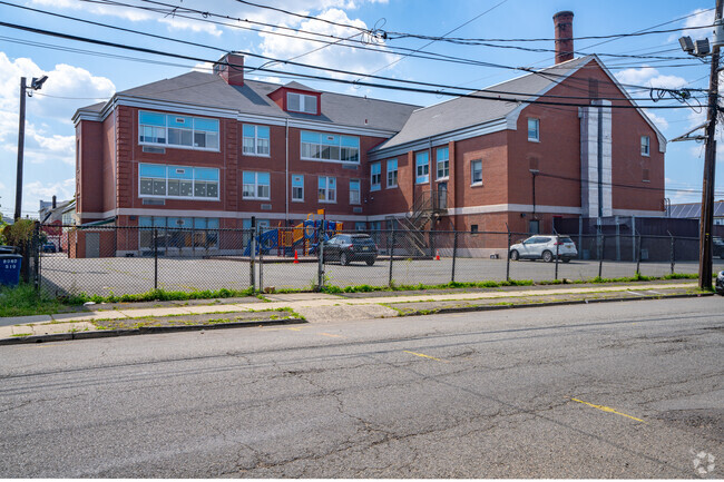 John Marshall School No. 20 has a student to teacher ratio of 14-1.