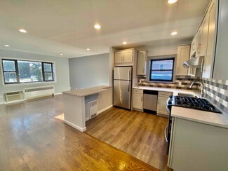 114 Stonelea Place, New Rochelle, NY 10801