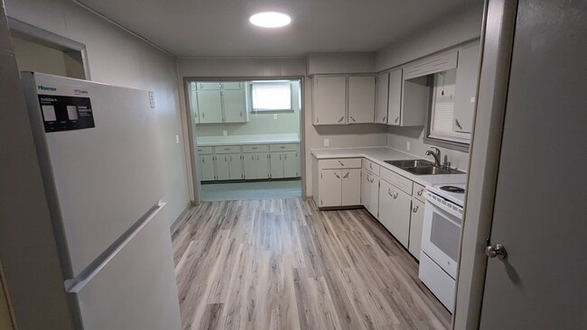 220 Sulphur St, Noel, MO 64854 - photo 5