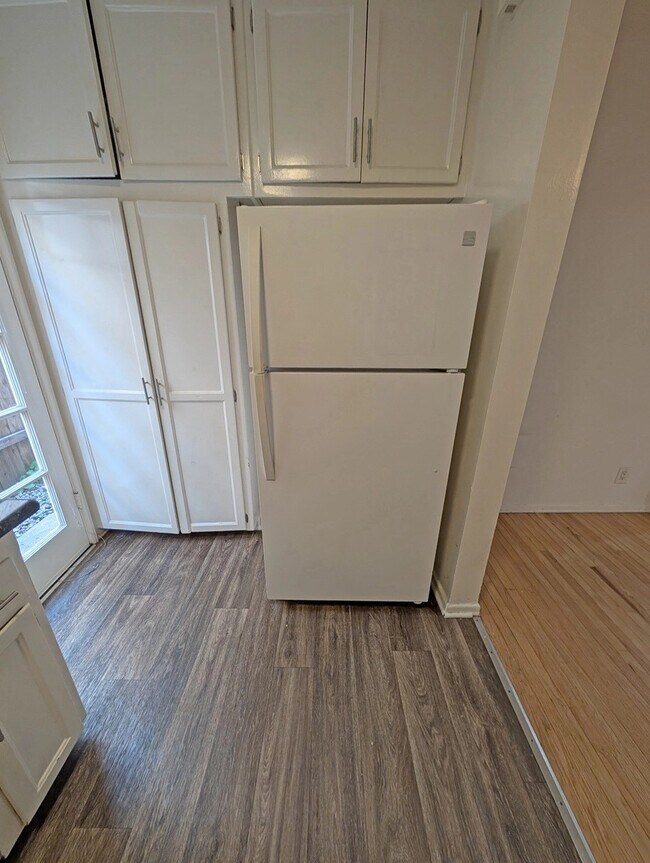 1532 S Bundy Dr unit B, Los Angeles, CA 90025 - photo 5