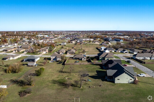 Some of the homes in Southridge sit on large lots of land.