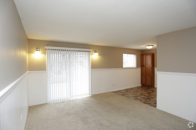 University Gardens - 910 Garden Way, Manhattan, KS 66502 - photo 2