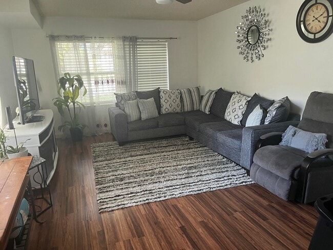 7 Amherst Ct, Royal Palm Beach, FL 33411 - photo 6