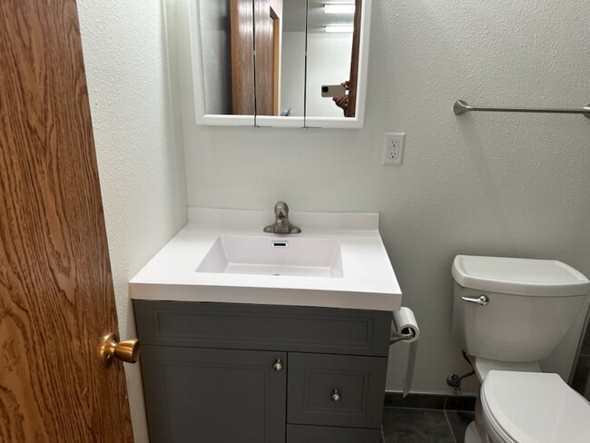 303 S Grant St unit 303 / 1 Br, Casper, WY 82601 - photo 6