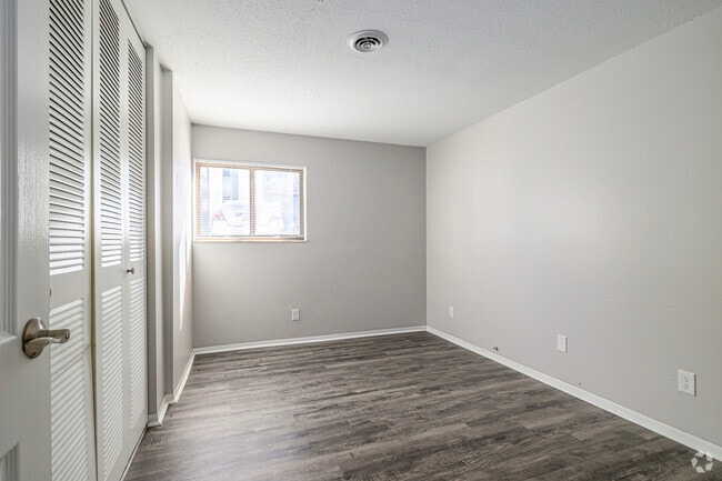 2BD, 2BA - 850SF