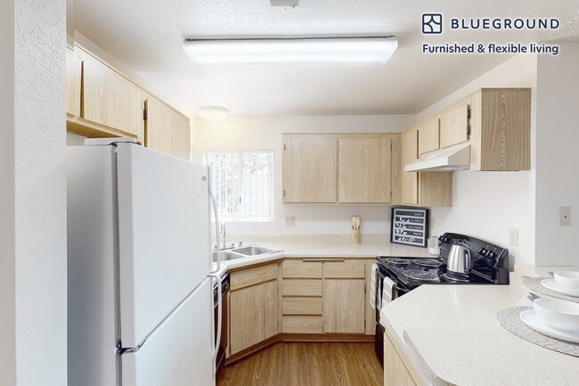 400 Appian Way unit FL3-ID10821A, Pomona, CA 91766 - photo 6