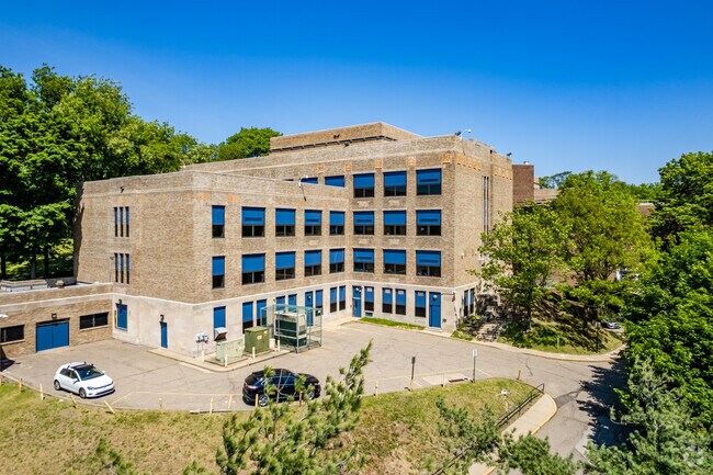 Milliones School is a university preparatory school in the Upper Hill.