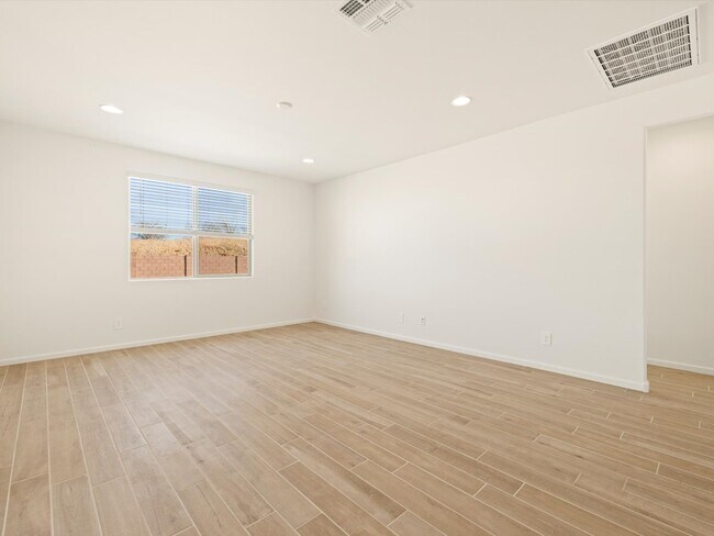 306 N Spring Flower Dr, Tucson, AZ 85748 - photo 4