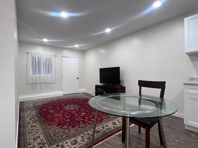 1367 W 12th St unit B, San Pedro, CA 90732 - photo 5