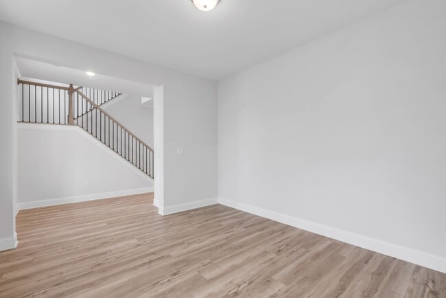 411 Red Wood Ln, Hoschton, GA 30548 - photo 5