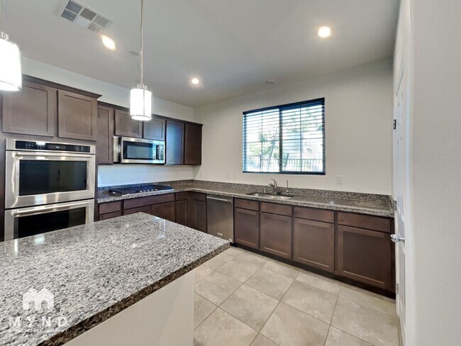 8044 Mercury Skye St, Las Vegas, NV 89166 - photo 6