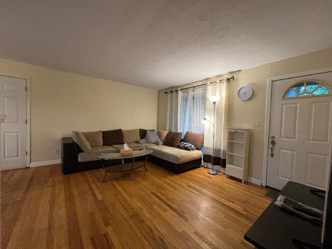 2216 Delaware Dr, West Lafayette, IN 47906 - photo 5