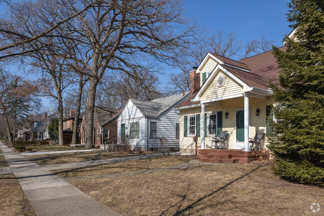 There's a wide variety of architectural styles in Pleasant Ridge.