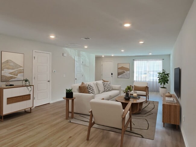 1 Cardinal Ct, Savannah, GA 31407 - photo 2