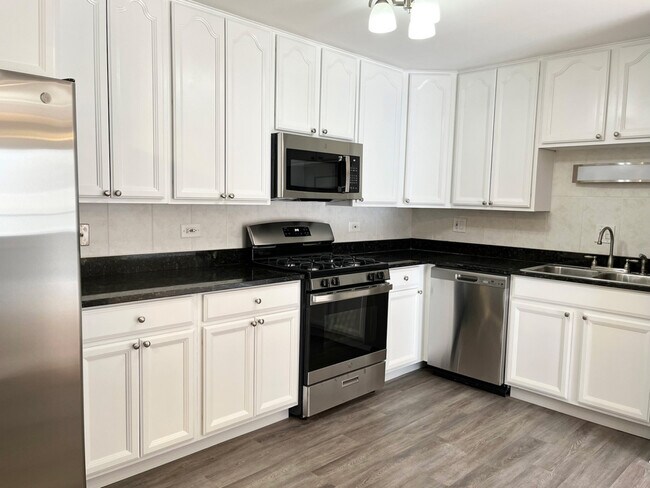 DG Crossing, Downers Grove, IL 60515 - photo 3