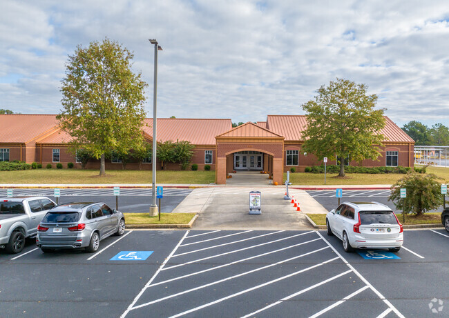 Cleveland Elementary School has a student-teacher ratio of 11 to 1.