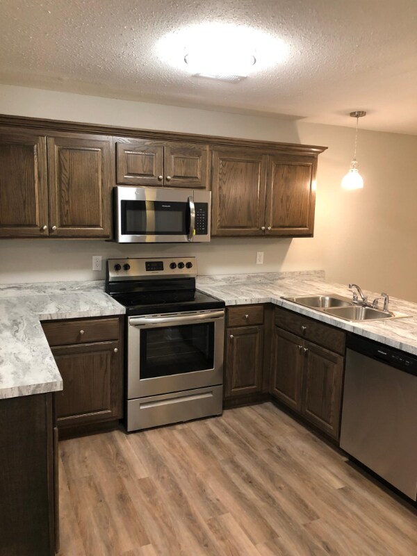 1068 Mace Rd, Osage Beach, MO 65065