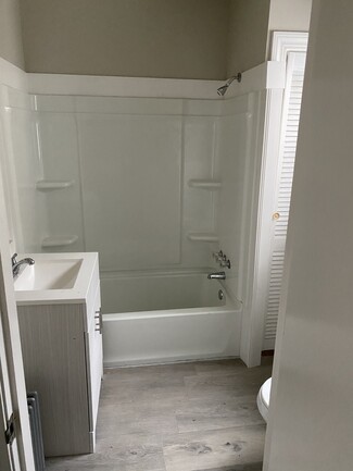 129 Sandringham Ave Unit 1, Providence, RI 02908