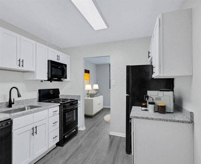 The Warwick Apartments, Silver Spring, MD 20902 - photo 3