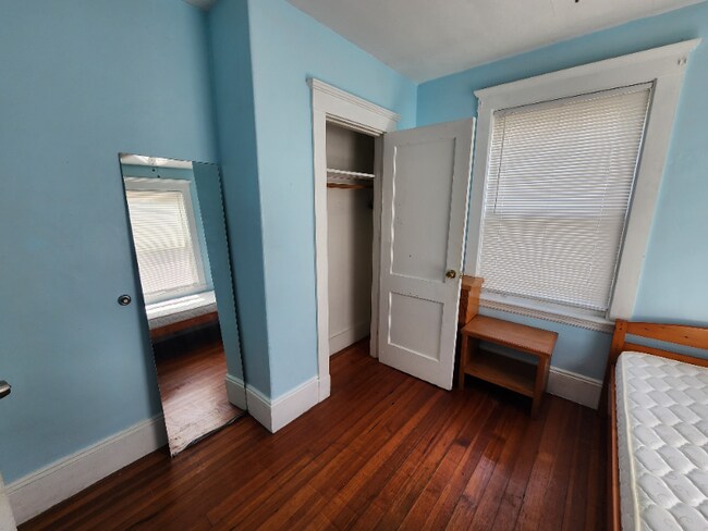 44 Woodbine St unit 1, Quincy, MA 02170 - photo 2