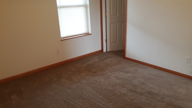 large master bdrm with walkin closet