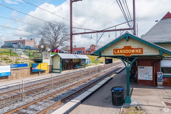 Lansdowne SEPTA Station is one of the transit systems in Lansdowne, PA for locals.