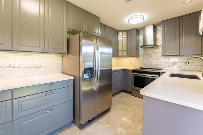 1462 Springside Dr, Weston, FL 33326 - photo 2