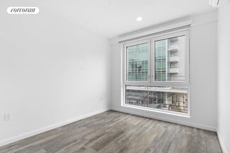 39-04 29th St, Queens, NY 11101