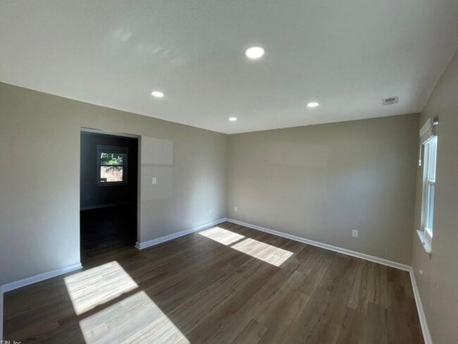 1116 Woodcock Ln, Virginia Beach, VA 23454 - photo 2