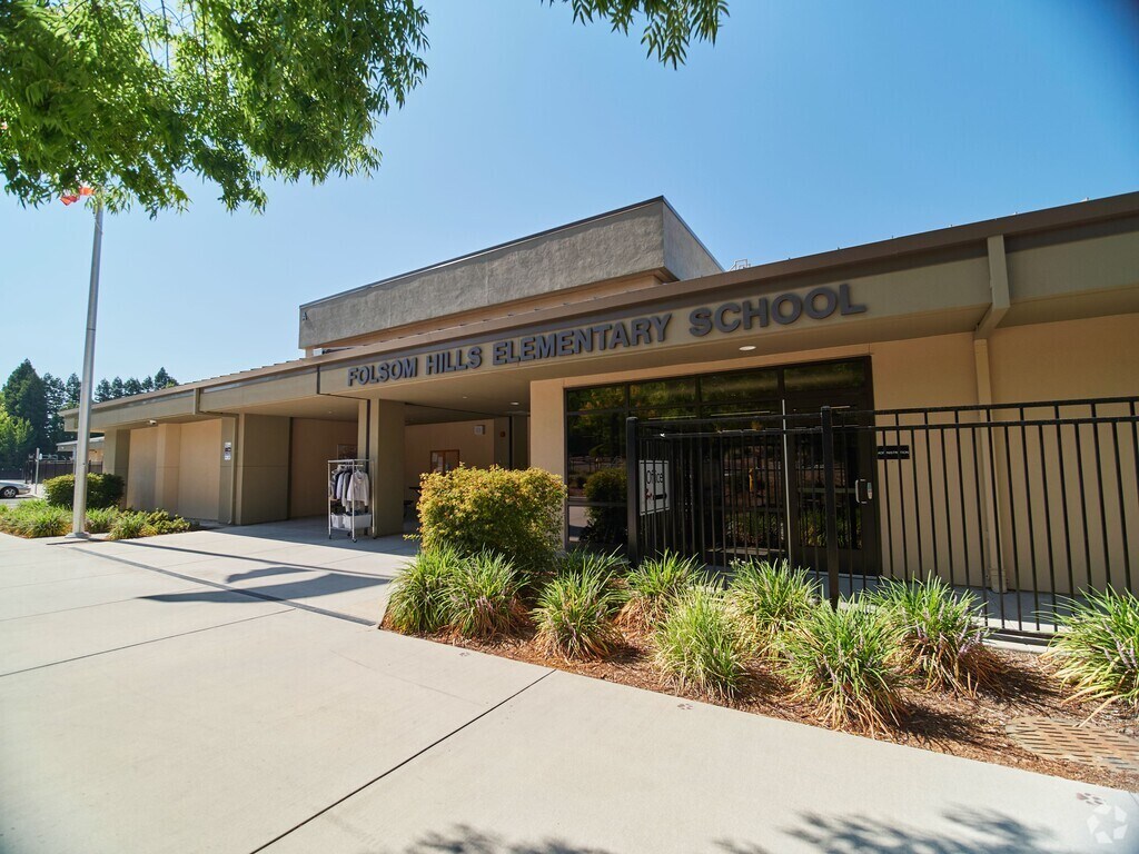 Folsom Hills Elementary School serves students in the Briggs Ranch community.