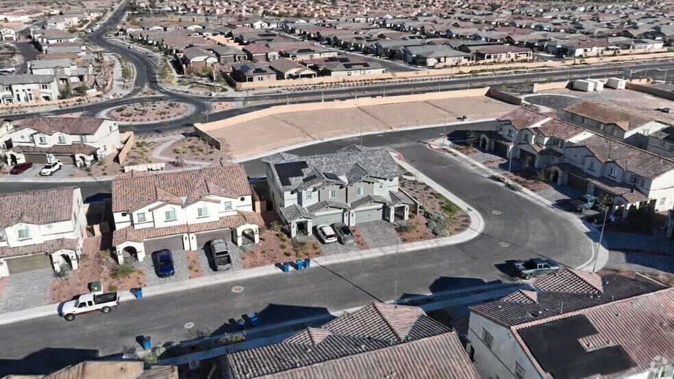 138 Barringswell Ave, Henderson, NV 89015 - photo 2