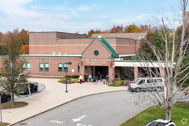 Mary Rowlandson Elementary School encourages creativity and critical thinking.