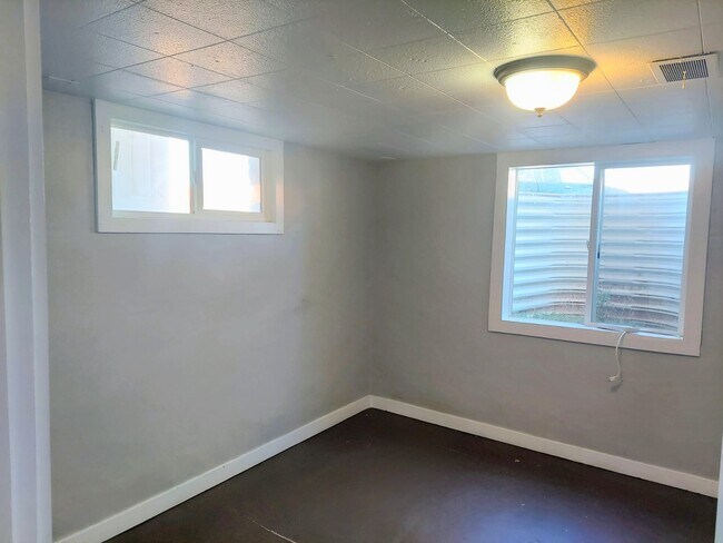 410 S 100 E, Kanab, UT 84741 - photo 4