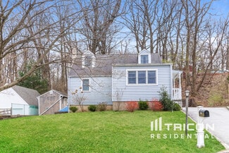 34 Fahnestock Rd, Malvern, PA 19355