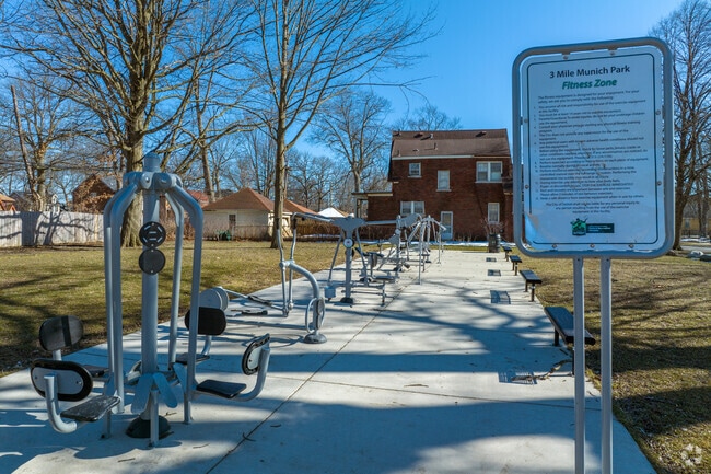 Three Mile-Munich Park has a designated fitness zones for visitors in Morningside.