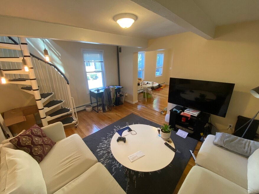 295 Beacon St, Somerville, MA 02143 - photo 1