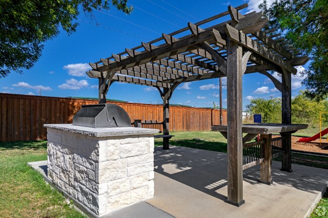 2010 Estrada Pkwy unit 2-208, Irving, TX 75061 - photo 3