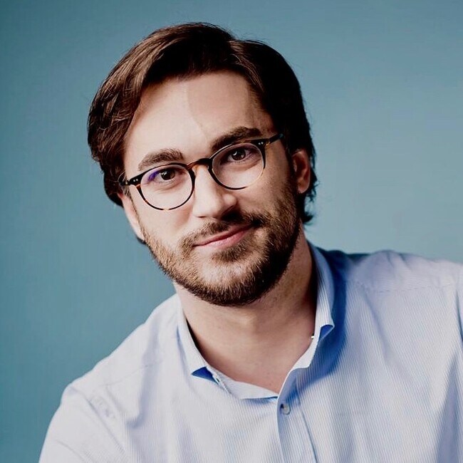 Agent Photo