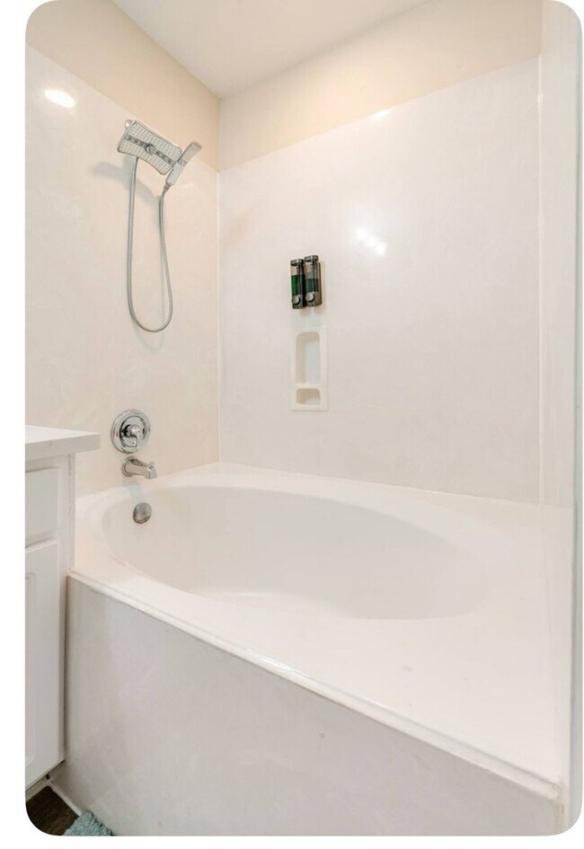 13674 Garden Grove Ct, Houston, TX 77082 - photo 3