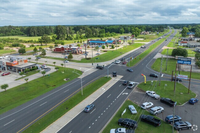Four Forks-Preston has a few major roadways that lead into Shreveport for residents to access.