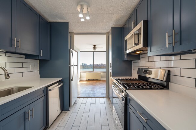 Park Hudson Apartments, North Bergen, NJ 07047 - photo 5