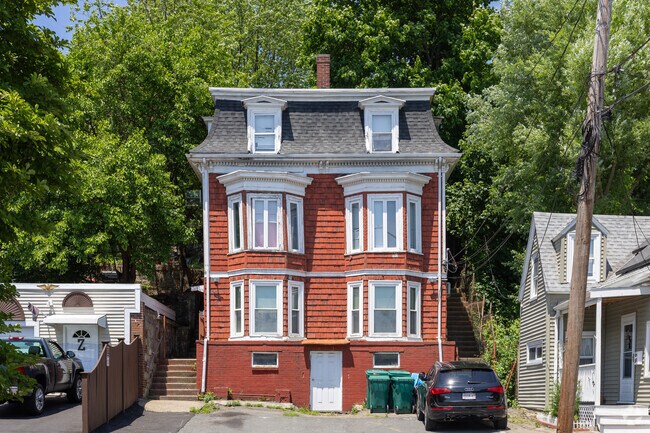 Multifamily Victorian style housing is a popular choice for residents of Highlands.