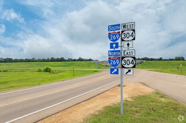 Ramps to Interstate 269 are right in the Lewisburg neighborhood.