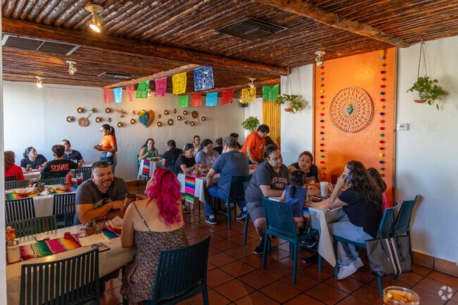 Buendia Breakfast & Lunch Café near Jefferson Park is wildly popular for Mexican dishes.
