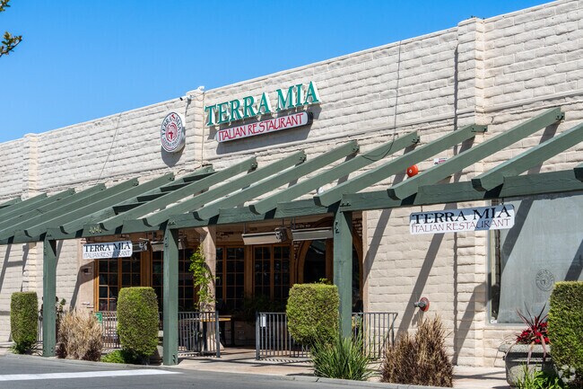 Terra Mia offers a peaceful retreat with stunning views and a welcoming, rustic atmosphere.