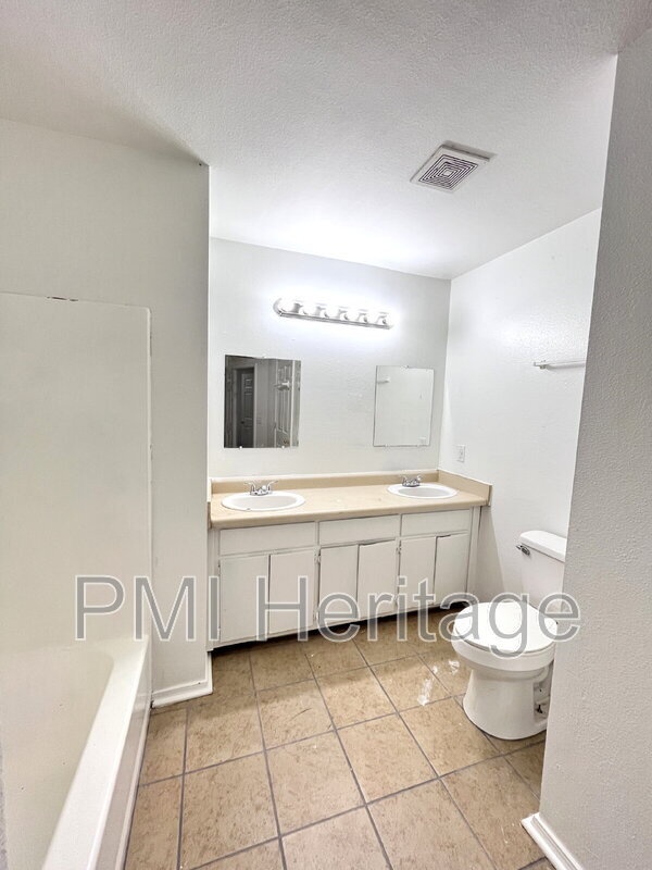 606 Virginia St unit 201, Springdale, AR 72764 - photo 7
