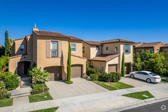 Staff members at UC Irvine have priority access to single-family houses in University Park and Town Center.