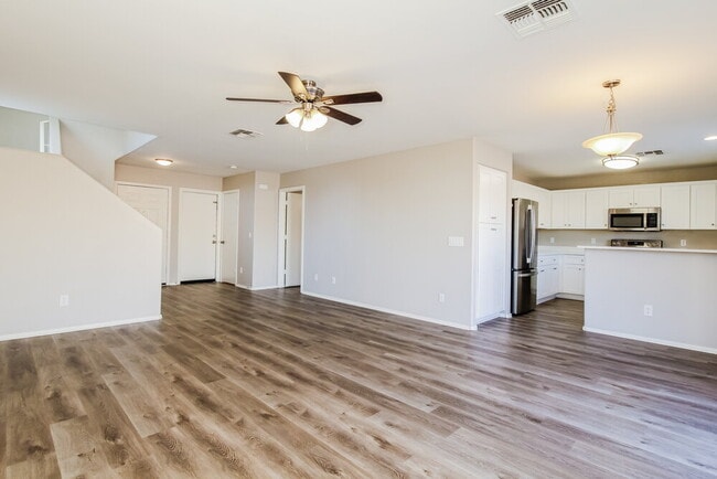 21940 W Casey Ln, Buckeye, AZ 85326 - photo 5